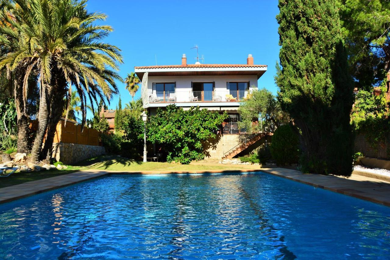 Villa Sitges El Ranch Amaizing Outdoor Areas Beaches At 5 Minutes Walk Sitges At 15 Min Drive Ac Pool Jacuzzi & Garden Xxl Calafell Esterno foto
