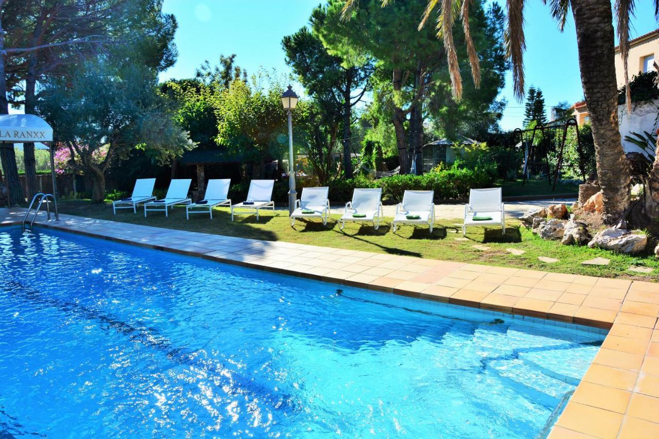 Villa Sitges El Ranch Amaizing Outdoor Areas Beaches At 5 Minutes Walk Sitges At 15 Min Drive Ac Pool Jacuzzi & Garden Xxl Calafell Esterno foto