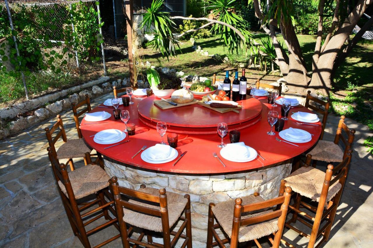 Villa Sitges El Ranch Amaizing Outdoor Areas Beaches At 5 Minutes Walk Sitges At 15 Min Drive Ac Pool Jacuzzi & Garden Xxl Calafell Esterno foto