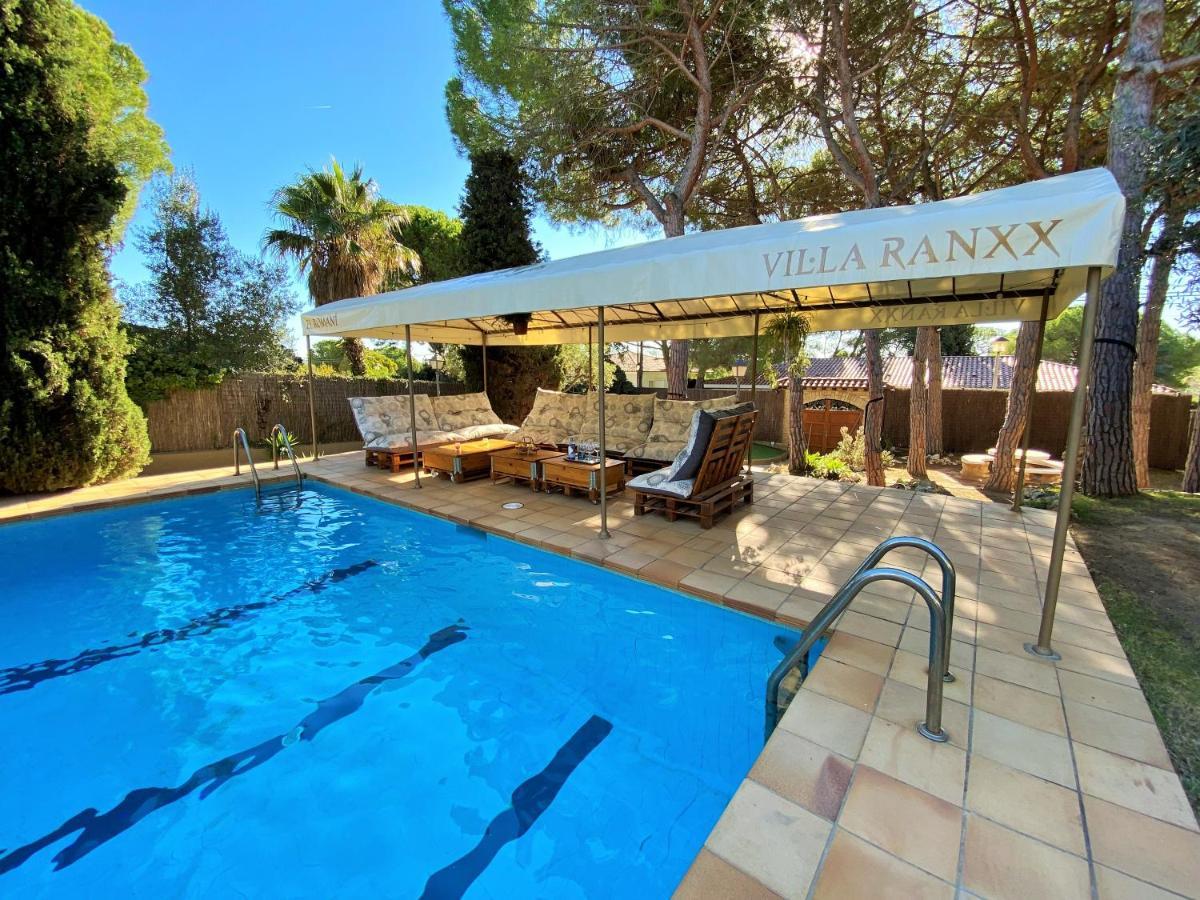 Villa Sitges El Ranch Amaizing Outdoor Areas Beaches At 5 Minutes Walk Sitges At 15 Min Drive Ac Pool Jacuzzi & Garden Xxl Calafell Esterno foto