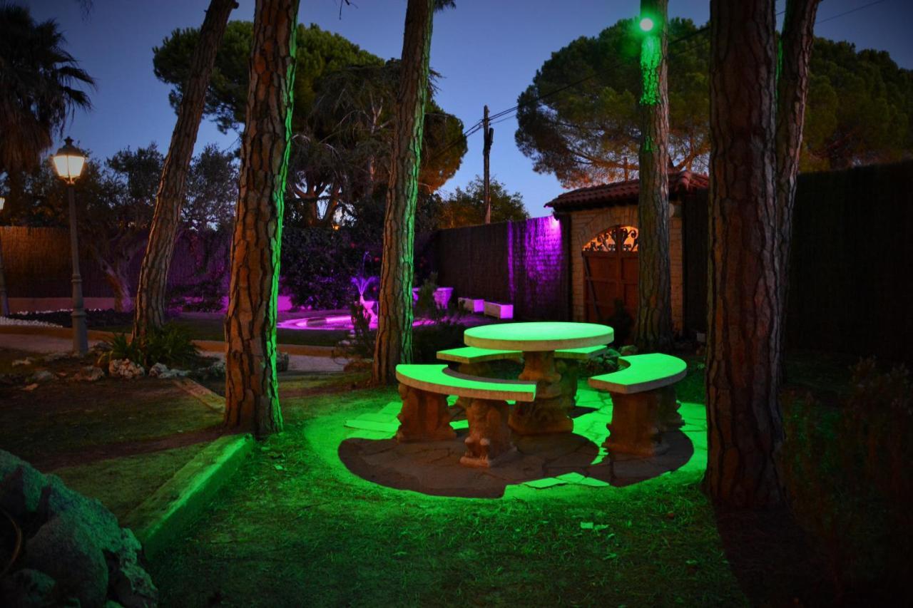 Villa Sitges El Ranch Amaizing Outdoor Areas Beaches At 5 Minutes Walk Sitges At 15 Min Drive Ac Pool Jacuzzi & Garden Xxl Calafell Esterno foto
